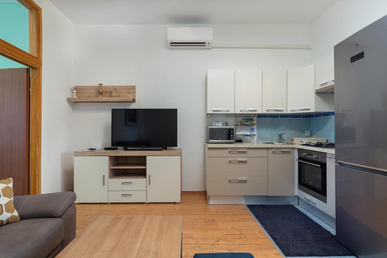 Top Central Apartments Пула Екстериор снимка