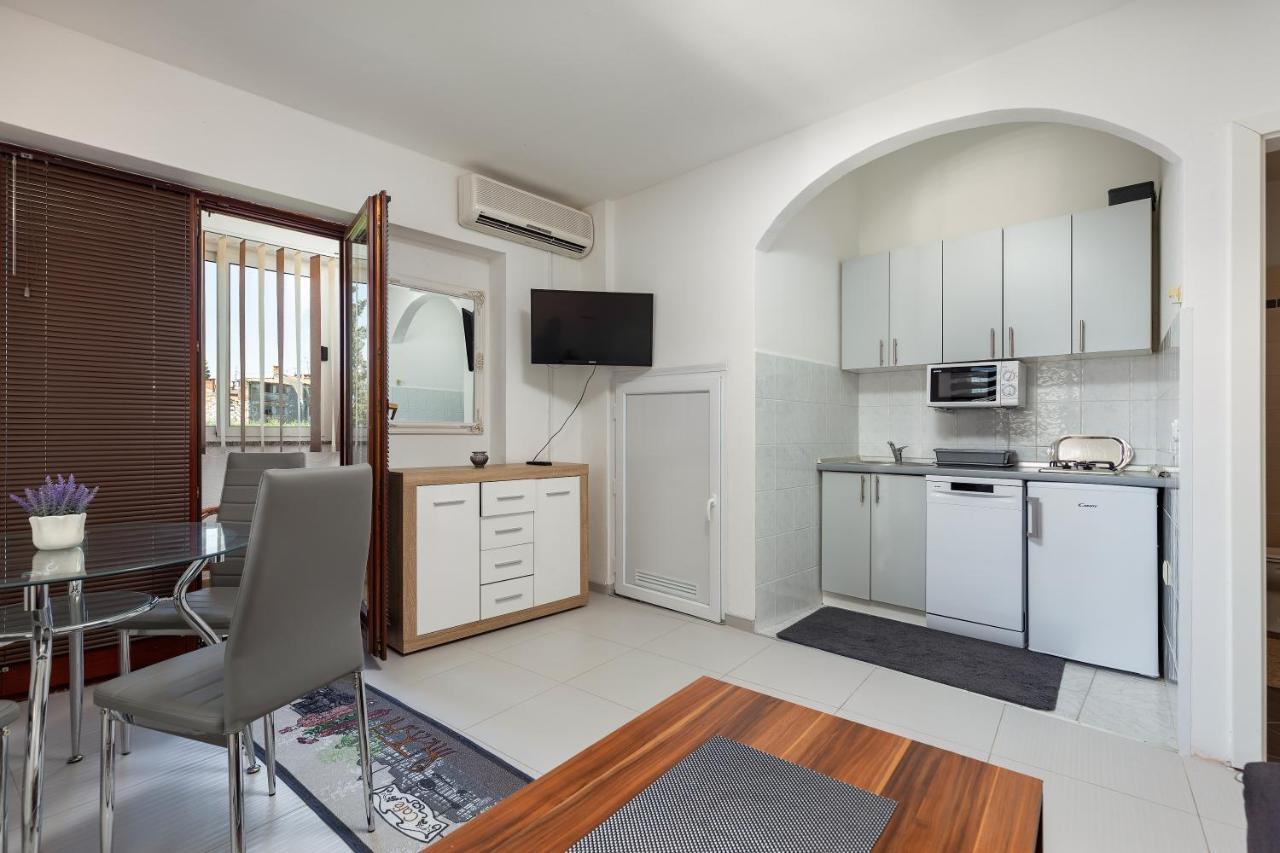 Top Central Apartments Пула Екстериор снимка