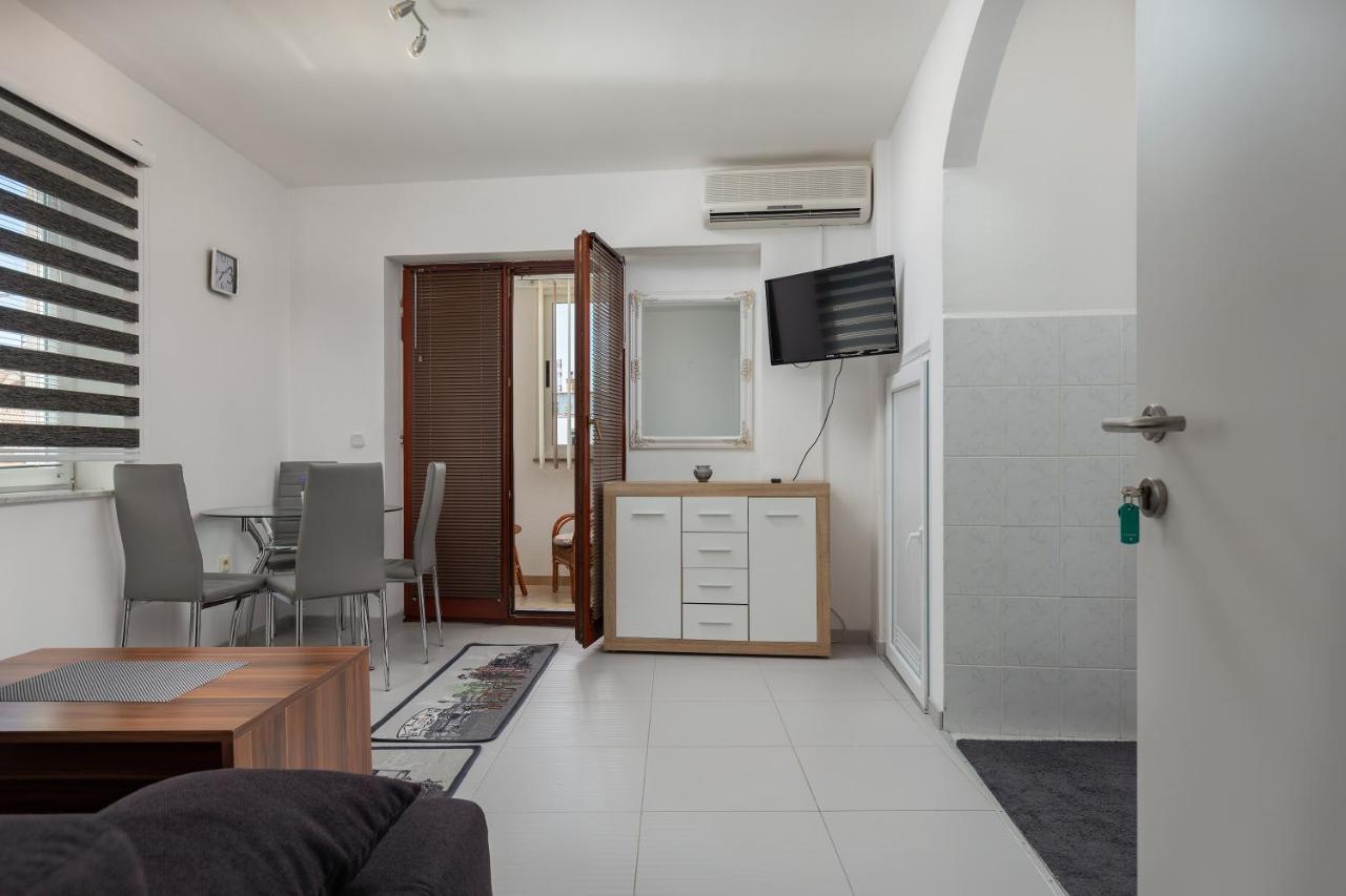 Top Central Apartments Пула Екстериор снимка