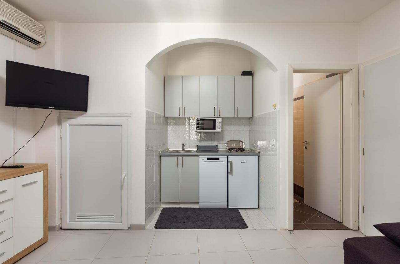 Top Central Apartments Пула Екстериор снимка