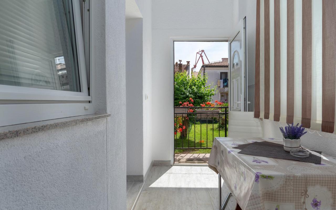 Top Central Apartments Пула Екстериор снимка