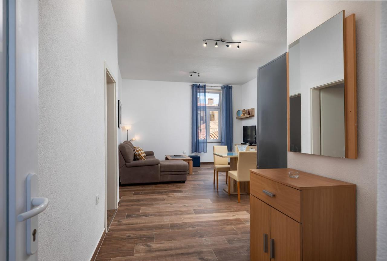 Top Central Apartments Пула Екстериор снимка