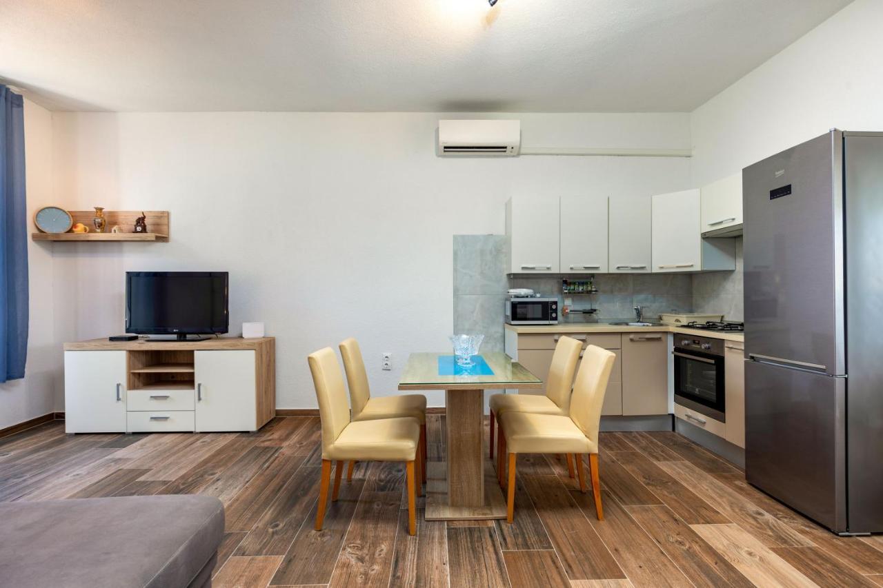 Top Central Apartments Пула Екстериор снимка