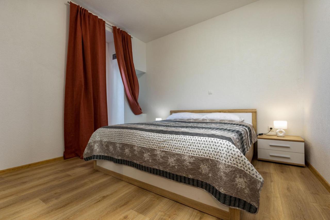 Top Central Apartments Пула Екстериор снимка