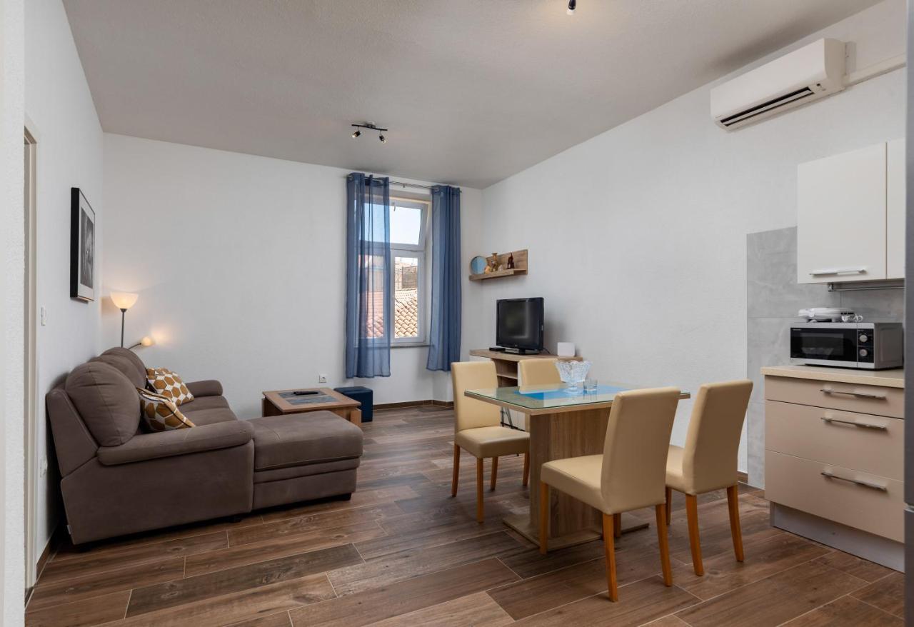 Top Central Apartments Пула Екстериор снимка
