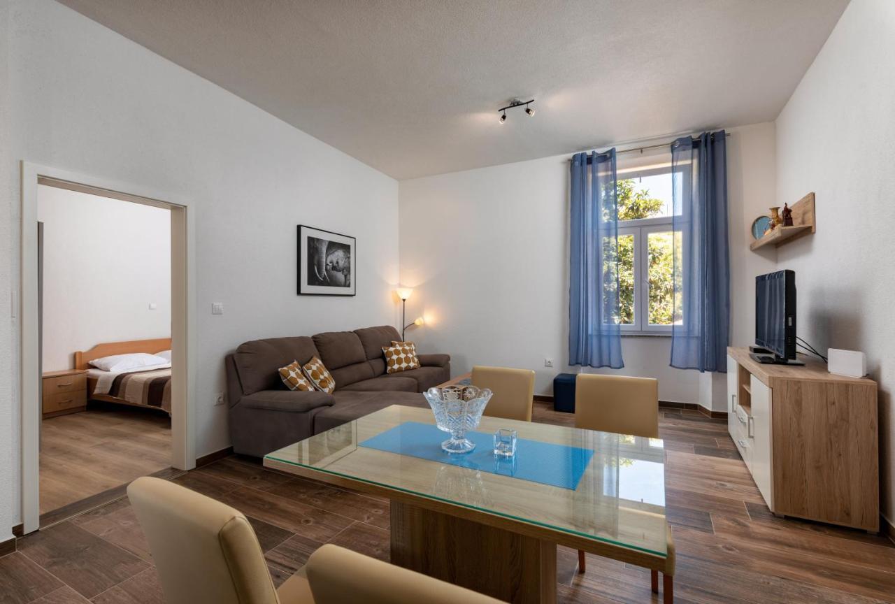 Top Central Apartments Пула Екстериор снимка