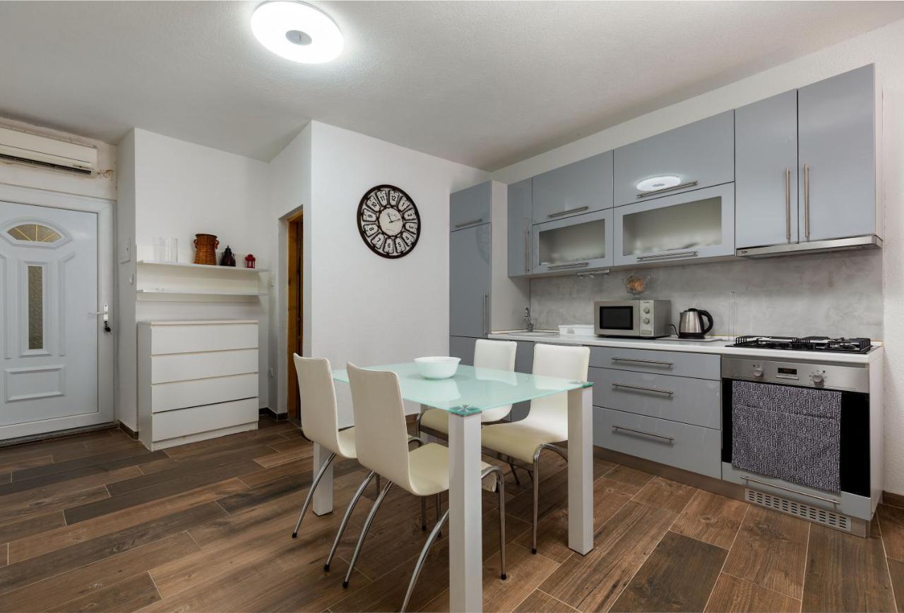 Top Central Apartments Пула Екстериор снимка