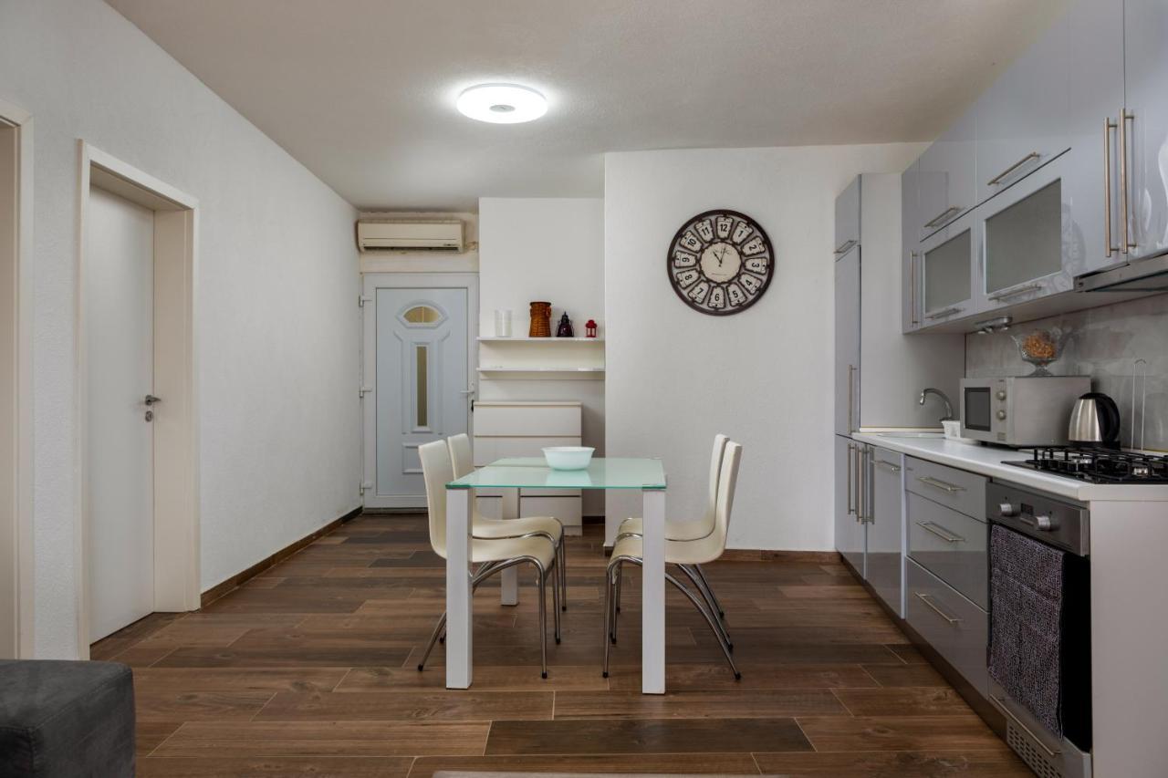 Top Central Apartments Пула Екстериор снимка